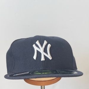 NWT New Era 2007 NY Yankees Fitted 7 1/4 size